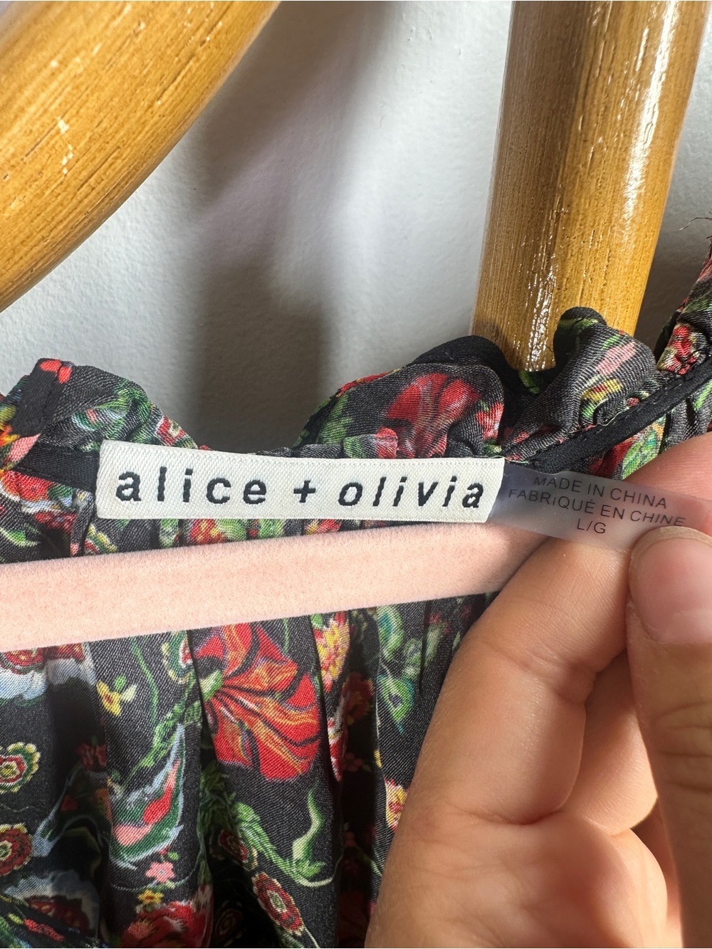 Alice + Olivia Kora Smocked Peasant Top Paradise Multi sz L - Picture 5 of 8